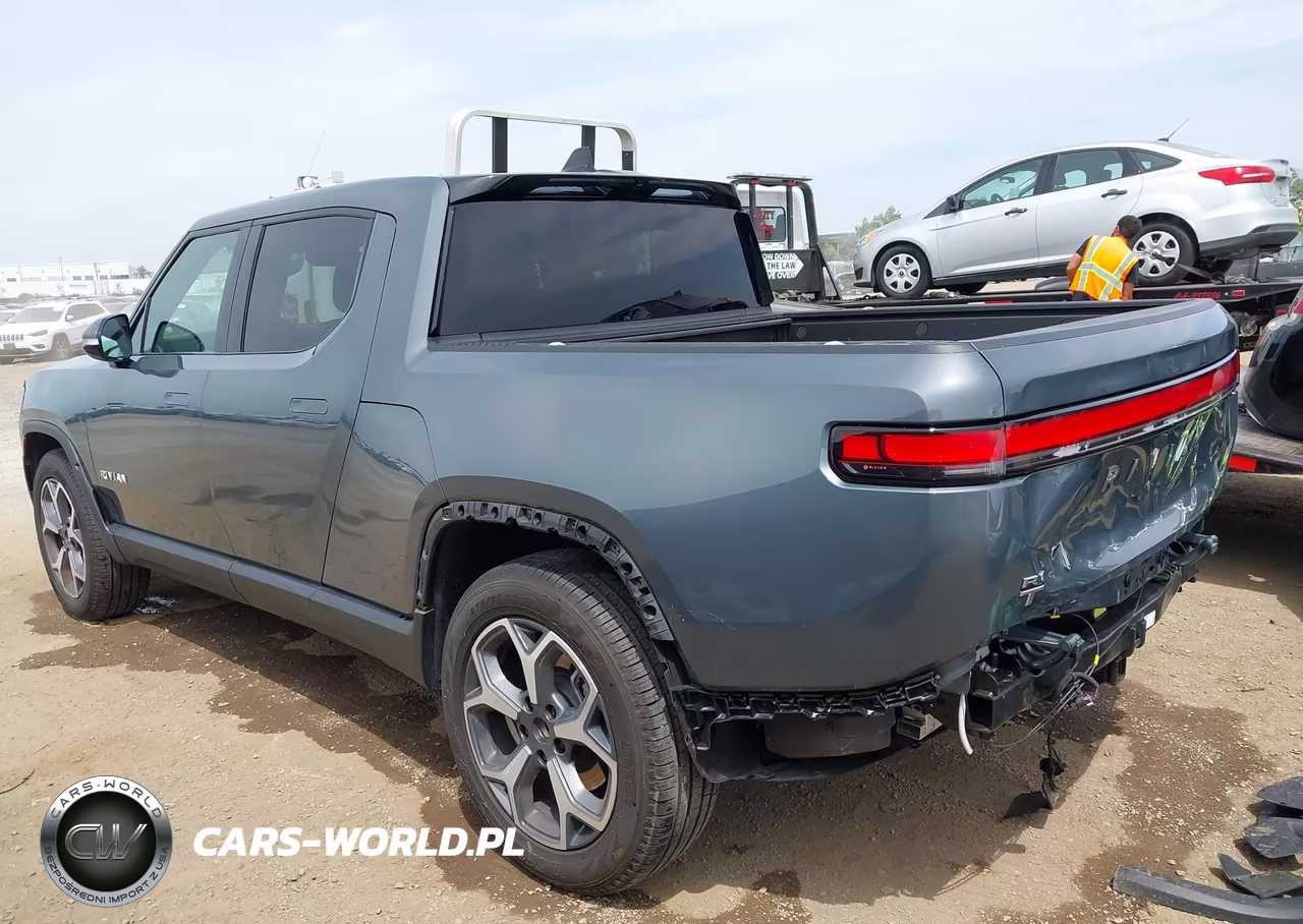 2024 Rivian R1T Adventure Dual Motor Large Pack-Adventure Dual Motor Perf Large Pack VIN:7FCTGBAA1RN033675 - 3