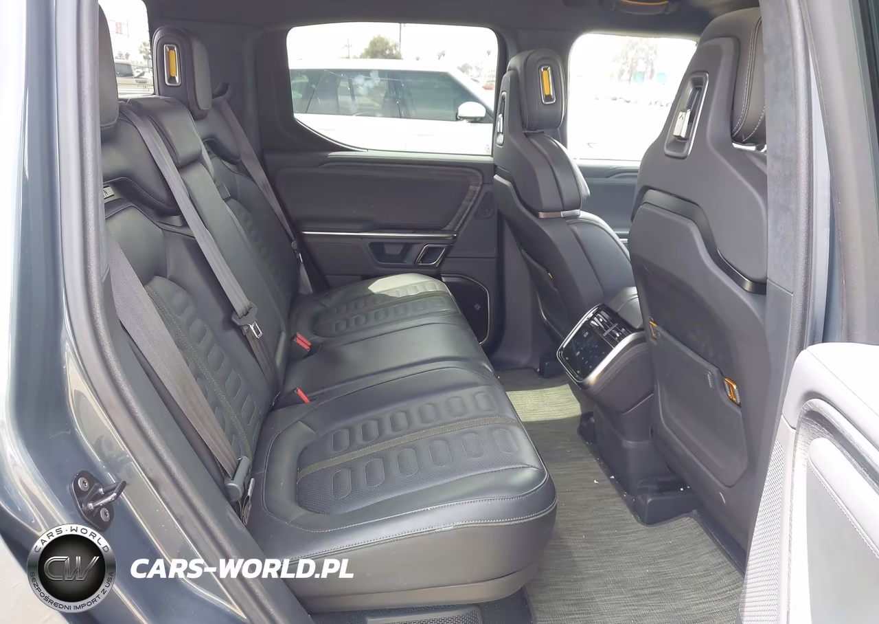 2024 Rivian R1T Adventure Dual Motor Large Pack-Adventure Dual Motor Perf Large Pack VIN:7FCTGBAA1RN033675 - 8