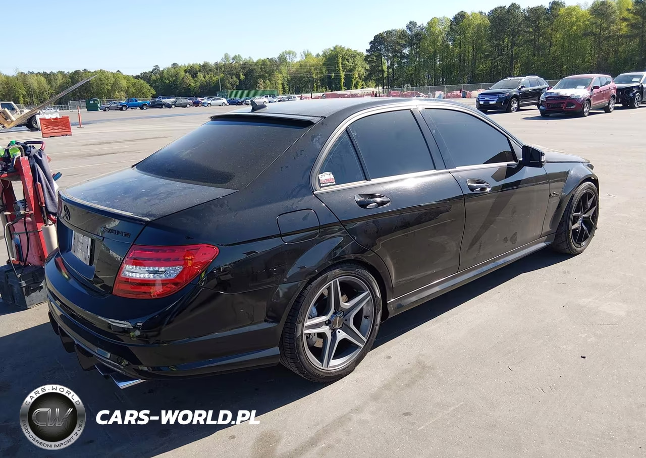 2011 Mercedes-Benz C 63 Amg VIN:WDDGF7HB5BF562834 - 4