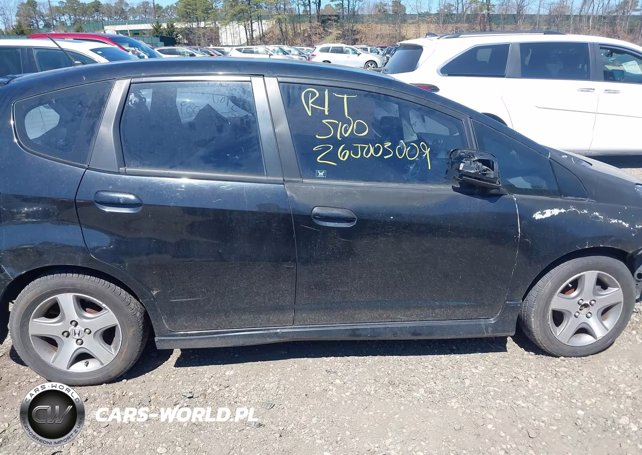 2013 Honda Fit Sport VIN:JHMGE8H58DC018540 - 12