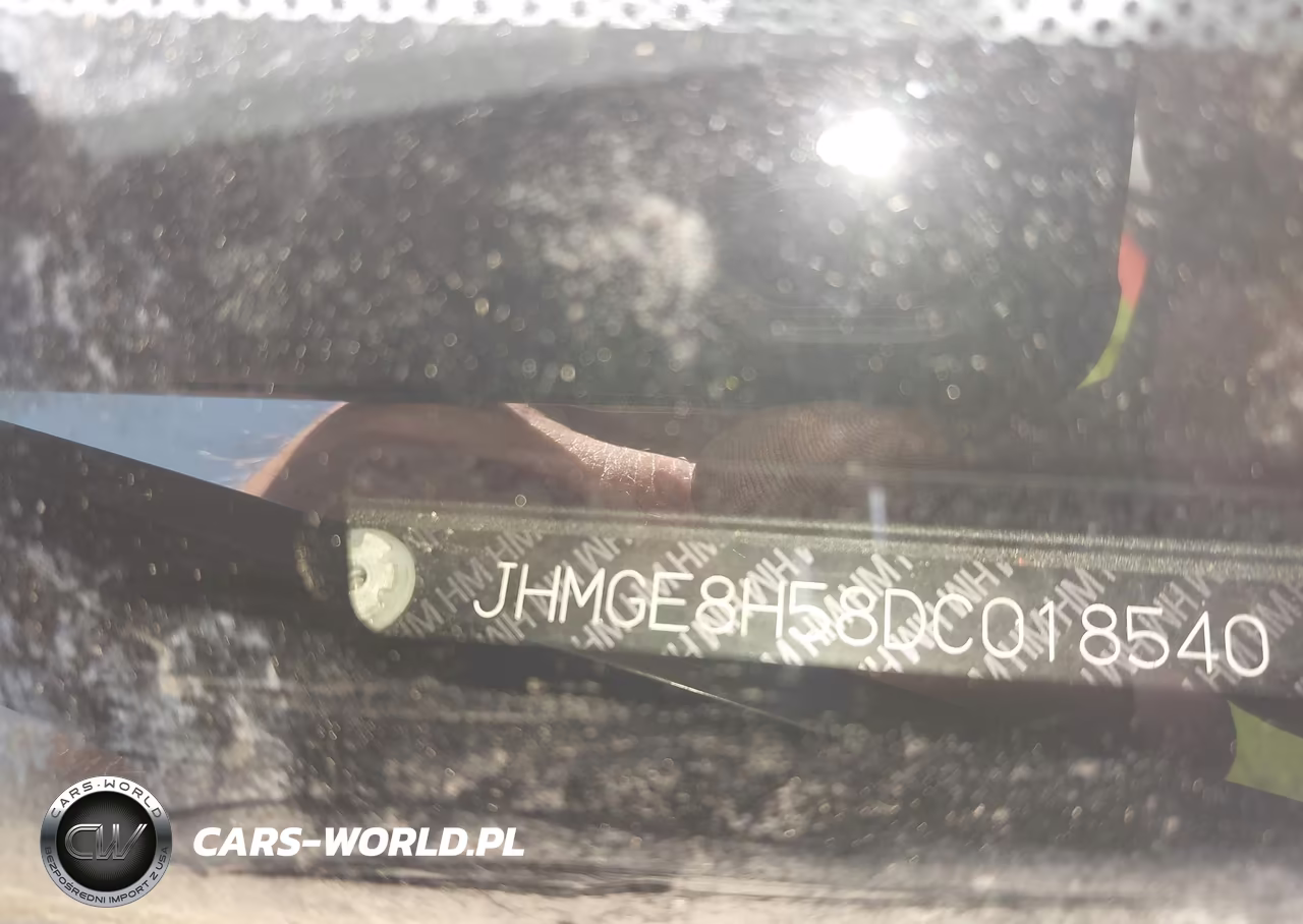 2013 Honda Fit Sport VIN:JHMGE8H58DC018540 - 17