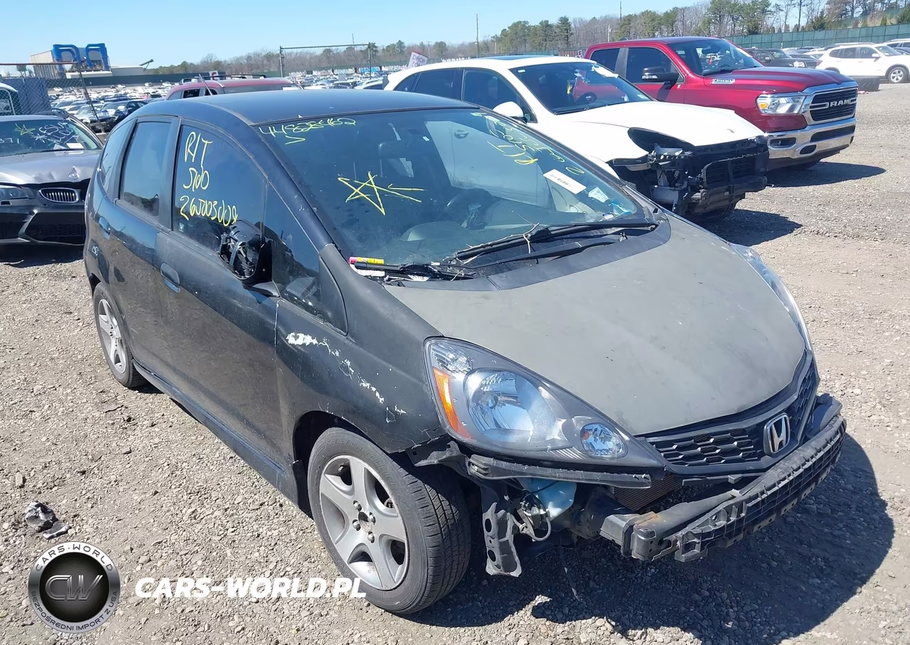 2013 Honda Fit Sport VIN:JHMGE8H58DC018540 - 6