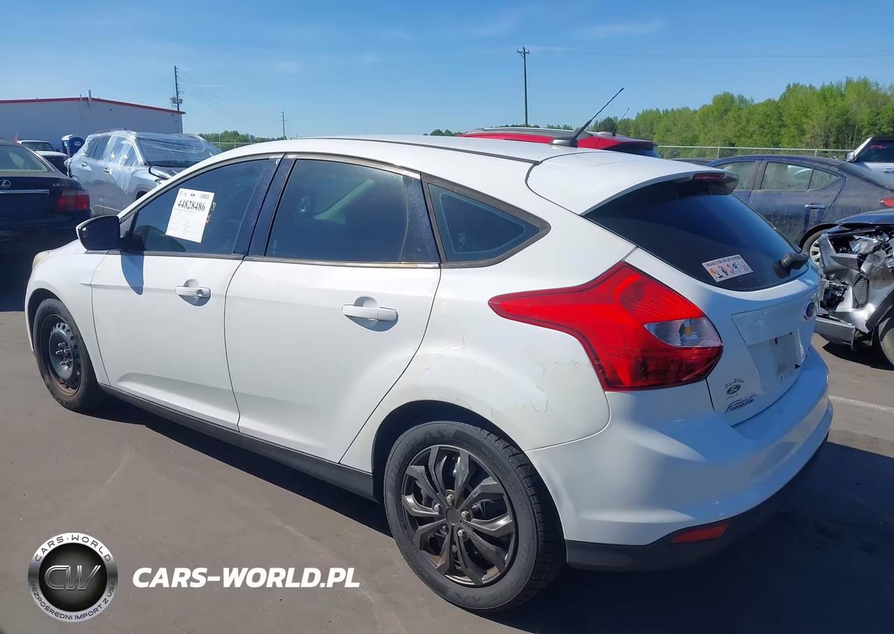 2012 Ford Focus Se VIN:1FAHP3K24CL470765 - 3