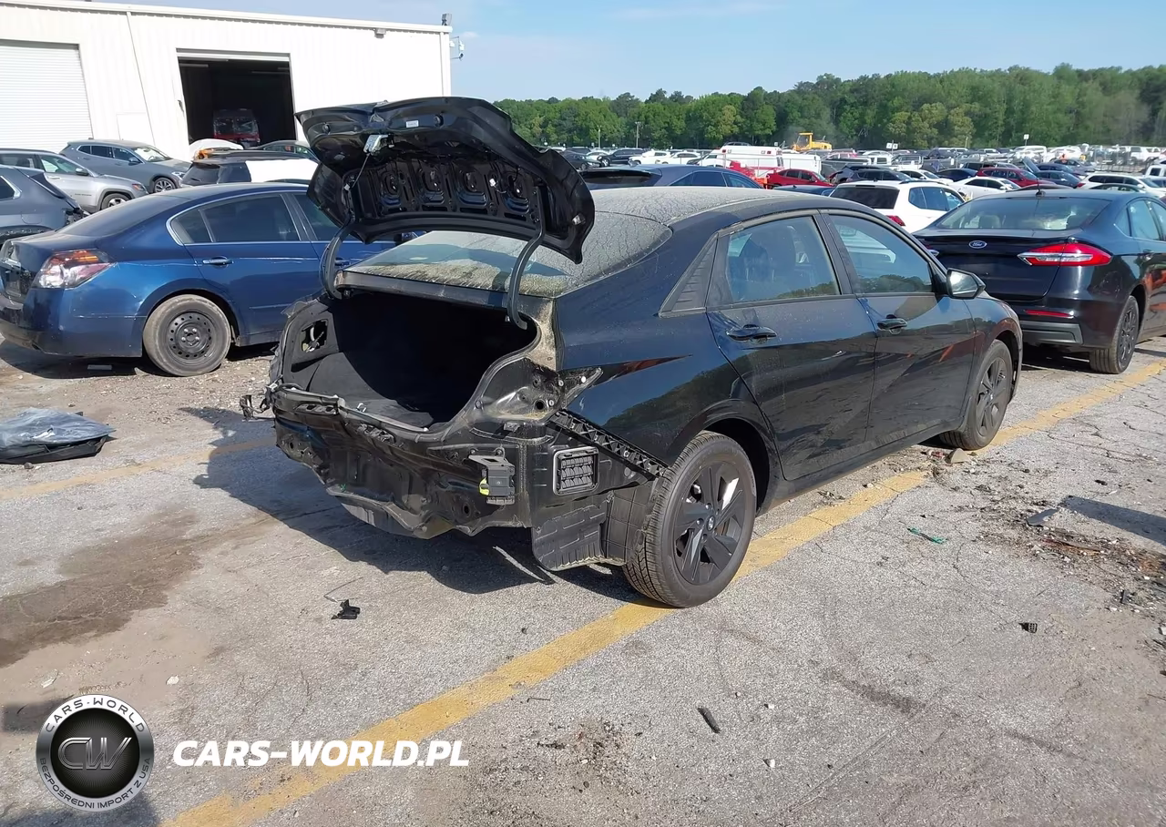 2023 Hyundai Elantra Sel VIN:KMHLM4AG8PU571318 - 4
