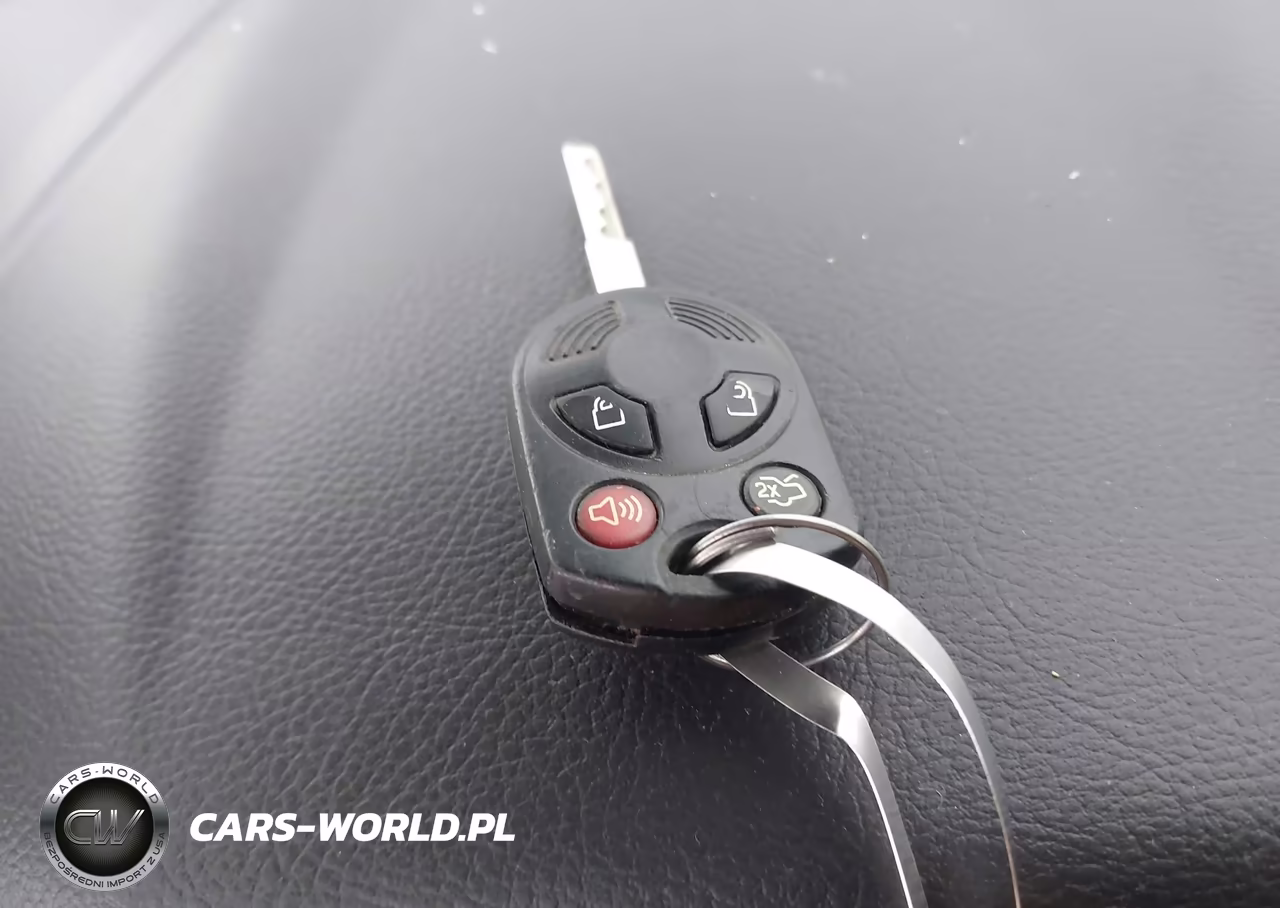 2018 Ford Focus S VIN:1FADP3E28JL215172 - 11