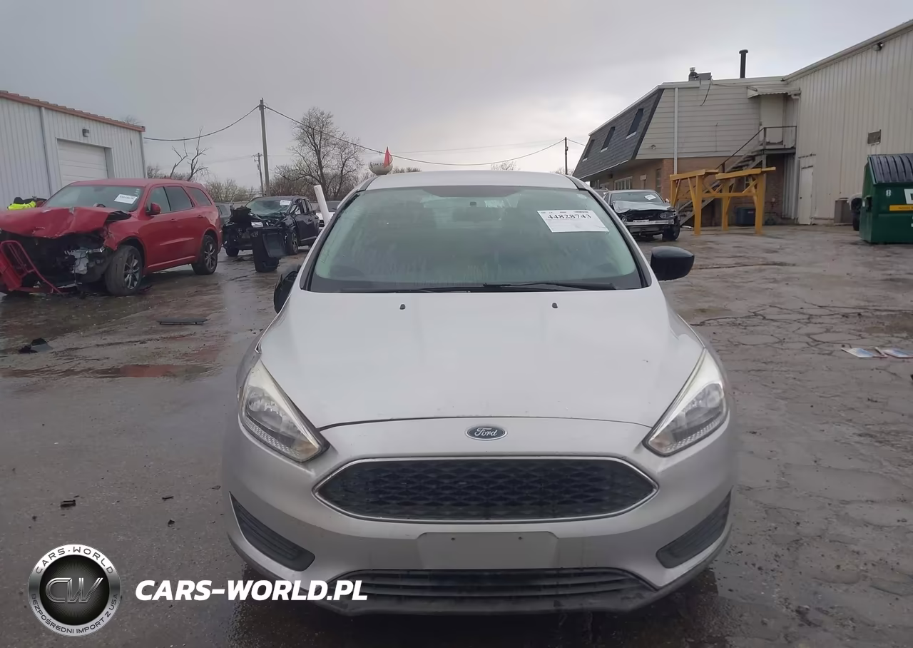 2018 Ford Focus S VIN:1FADP3E28JL215172 - 12