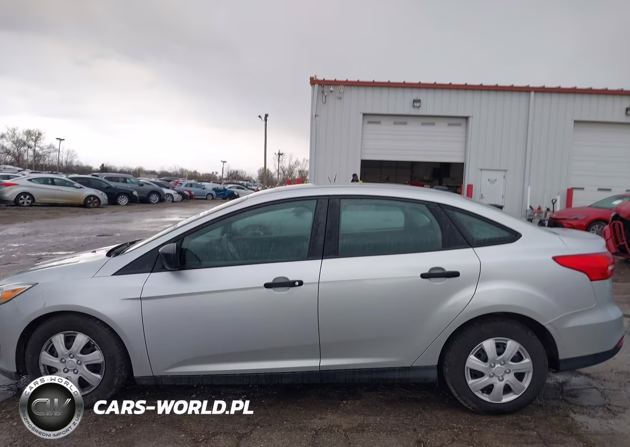 2018 Ford Focus S VIN:1FADP3E28JL215172 - 14