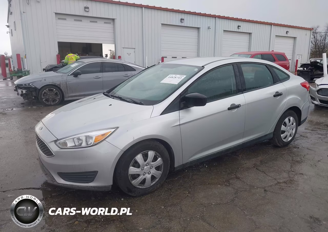 2018 Ford Focus S VIN:1FADP3E28JL215172 - 2