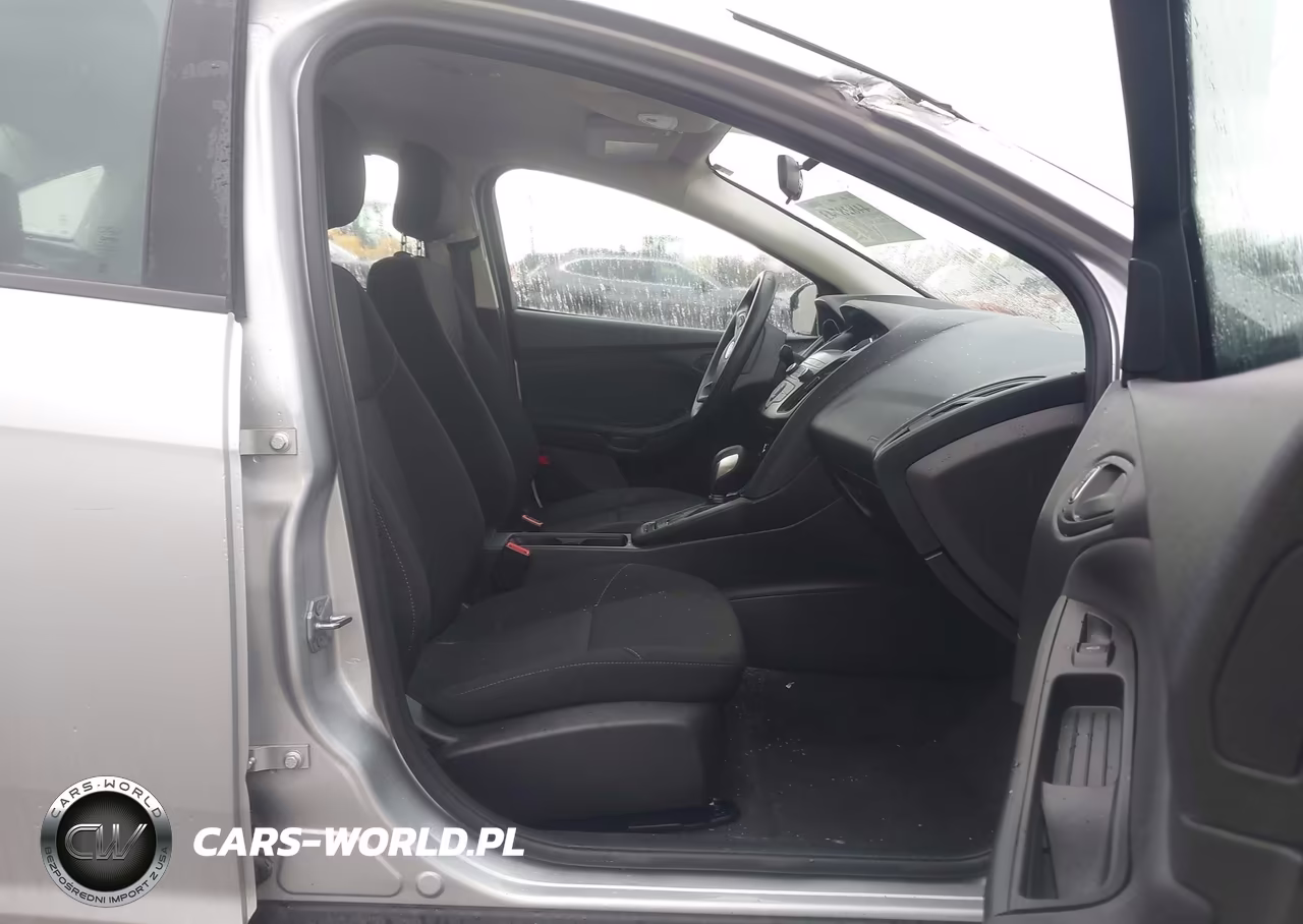 2018 Ford Focus S VIN:1FADP3E28JL215172 - 5