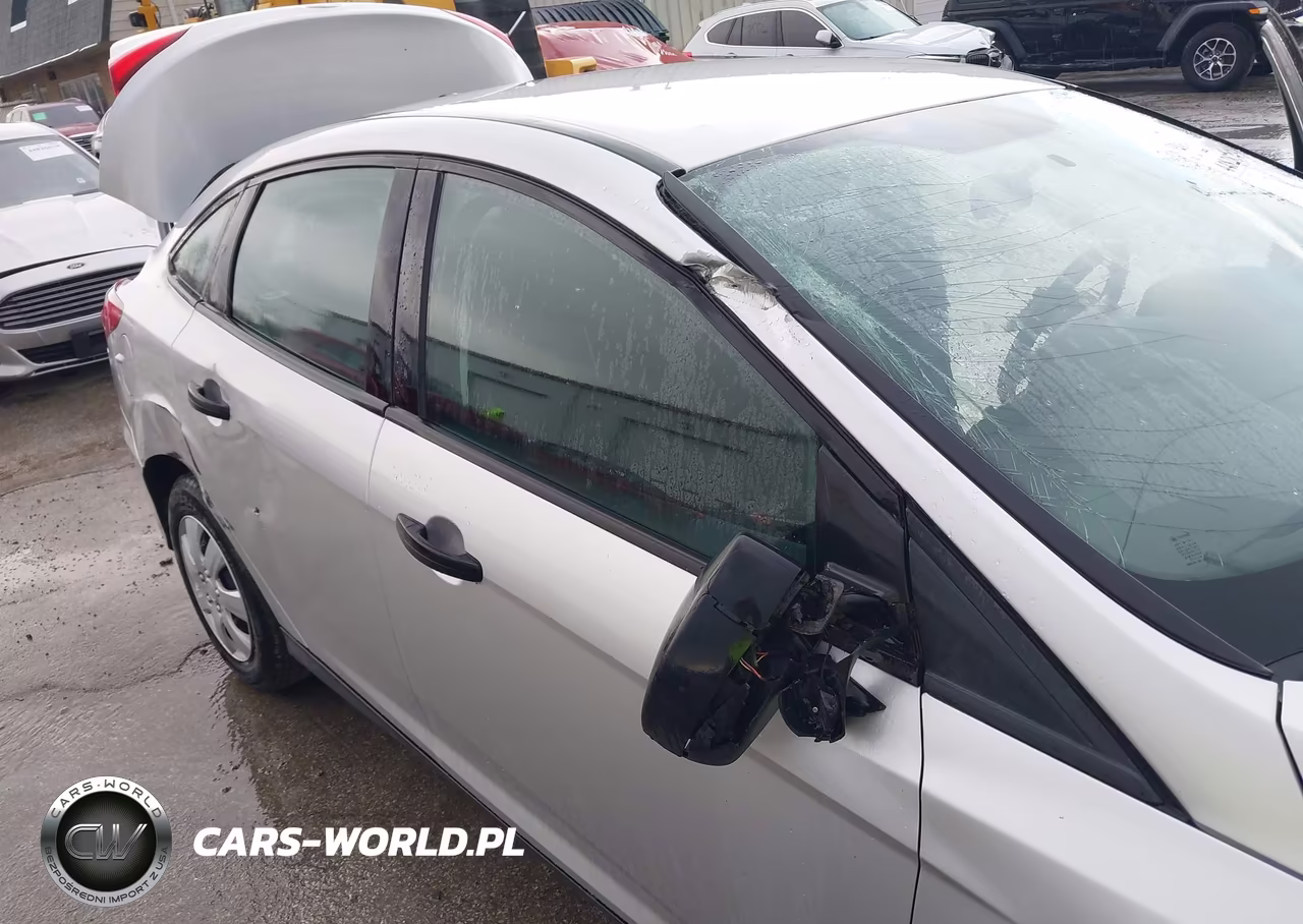 2018 Ford Focus S VIN:1FADP3E28JL215172 - 6