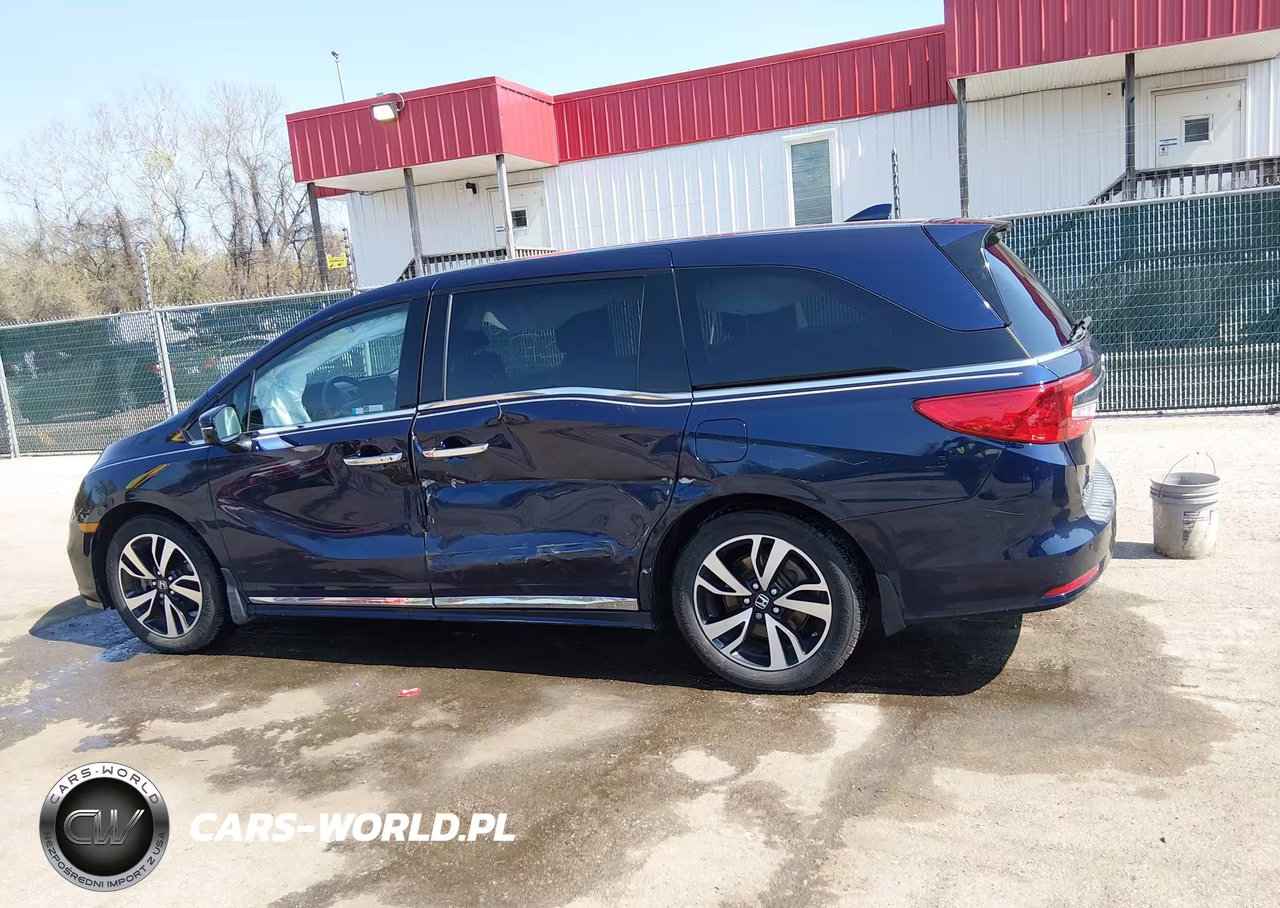 2018 Honda Odyssey Elite VIN:5FNRL6H94JB108967 - 14