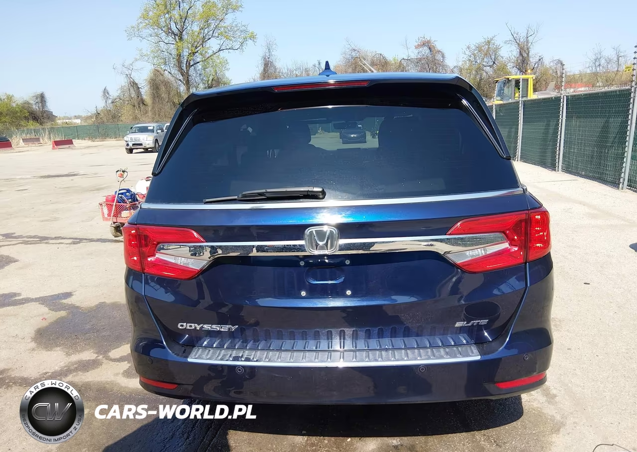 2018 Honda Odyssey Elite VIN:5FNRL6H94JB108967 - 16