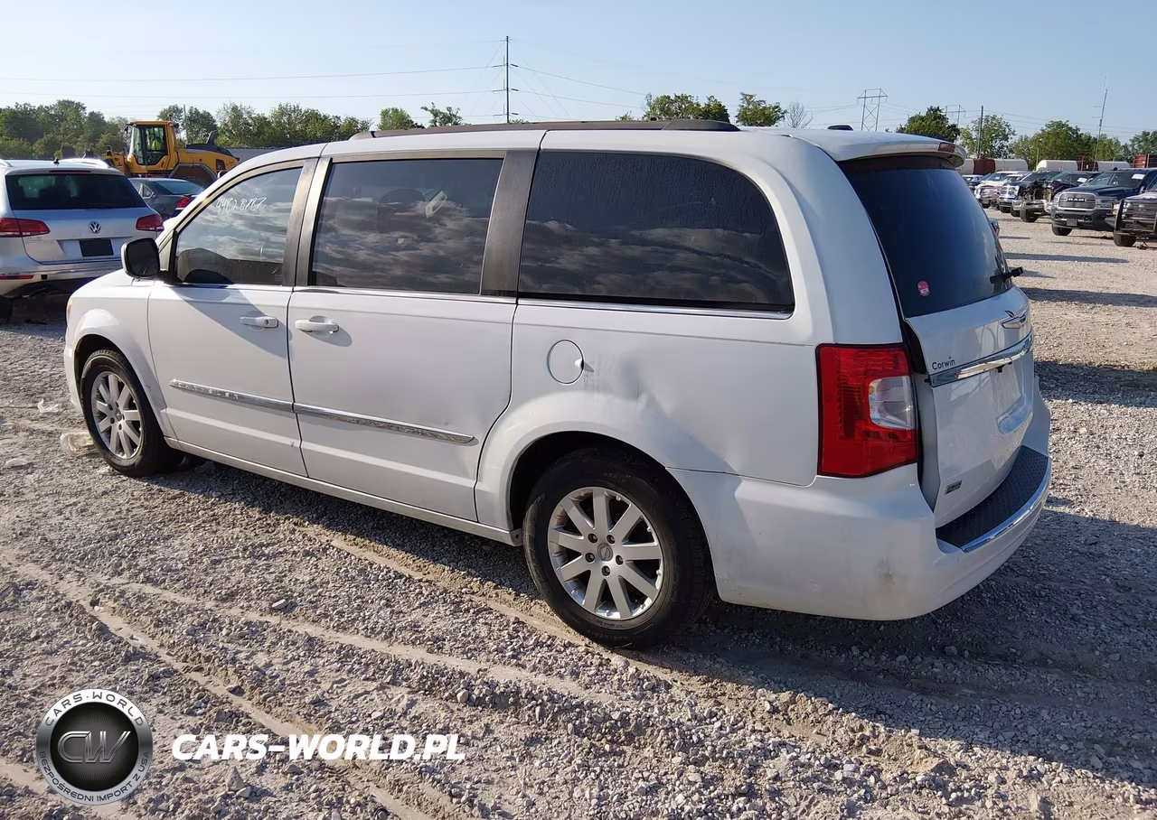 2015 Chrysler Town & Country Touring VIN:2C4RC1BG7FR538952 - 3