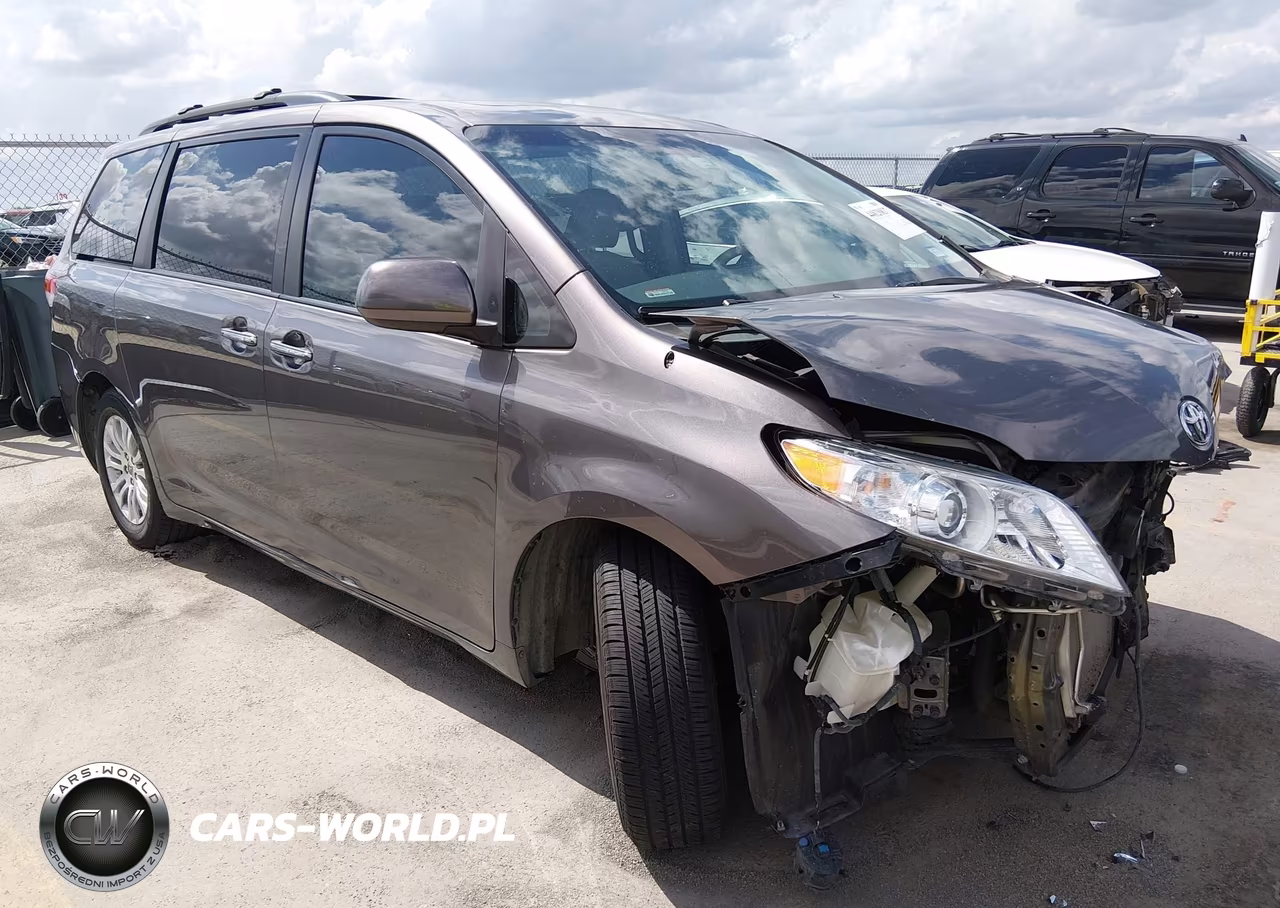 2014 Toyota Sienna Xle V6 8 Passenger