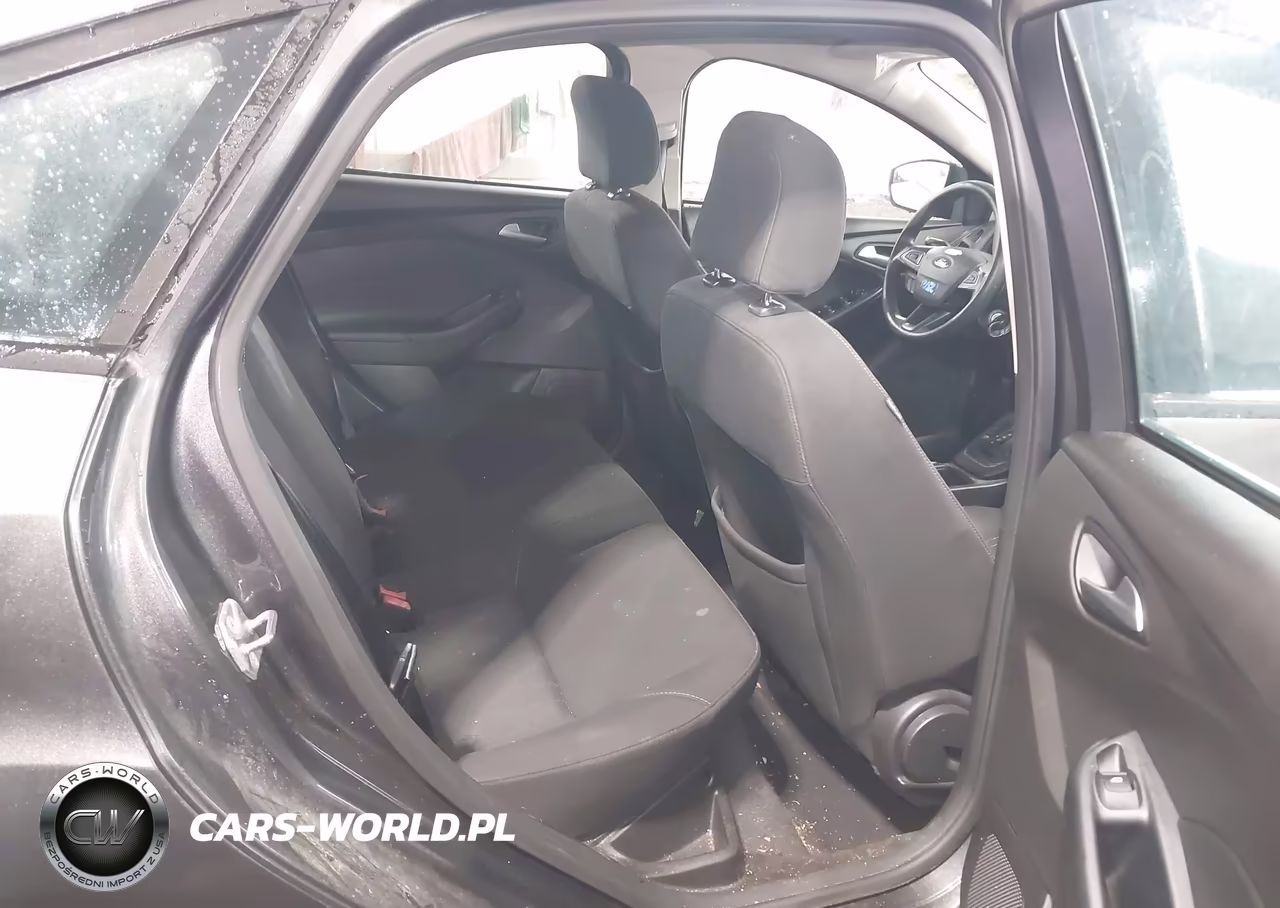 2016 Ford Focus Se VIN:1FADP3F26GL296602 - 8