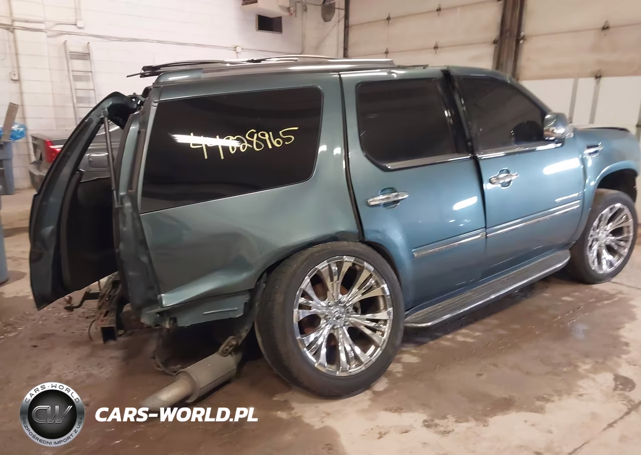 2008 Cadillac Escalade Standard VIN:1GYFK63818R268324 - 4