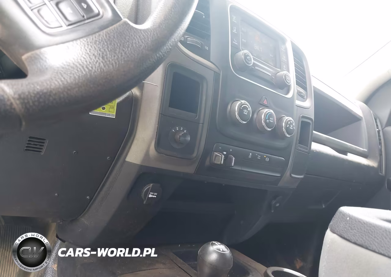 2018 Ram 3500 Tradesman 4X4 8' Box VIN:3C63RRGL3JG305035 - 14