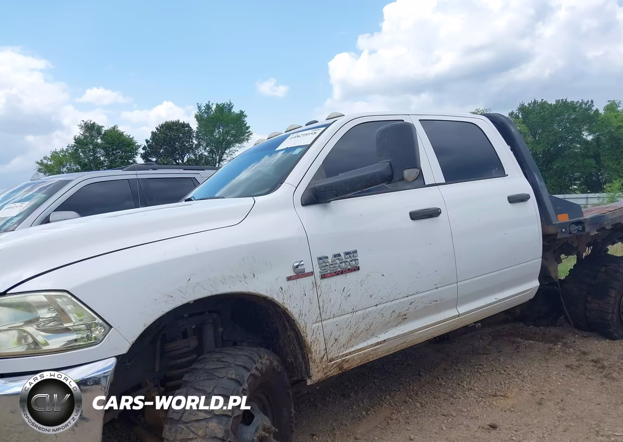 2018 Ram 3500 Tradesman 4X4 8' Box VIN:3C63RRGL3JG305035 - 17