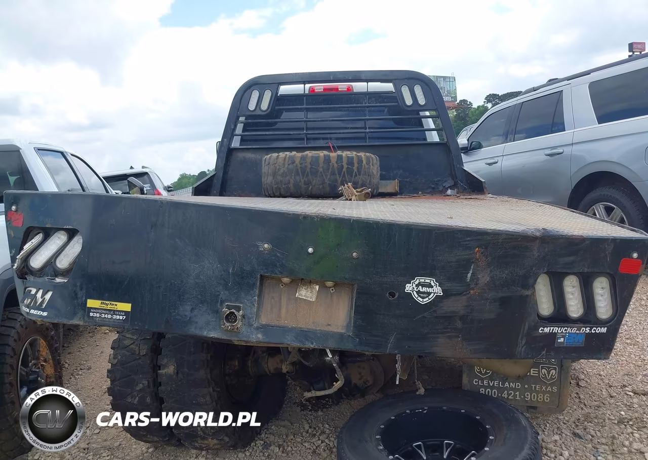 2018 Ram 3500 Tradesman 4X4 8' Box VIN:3C63RRGL3JG305035 - 18
