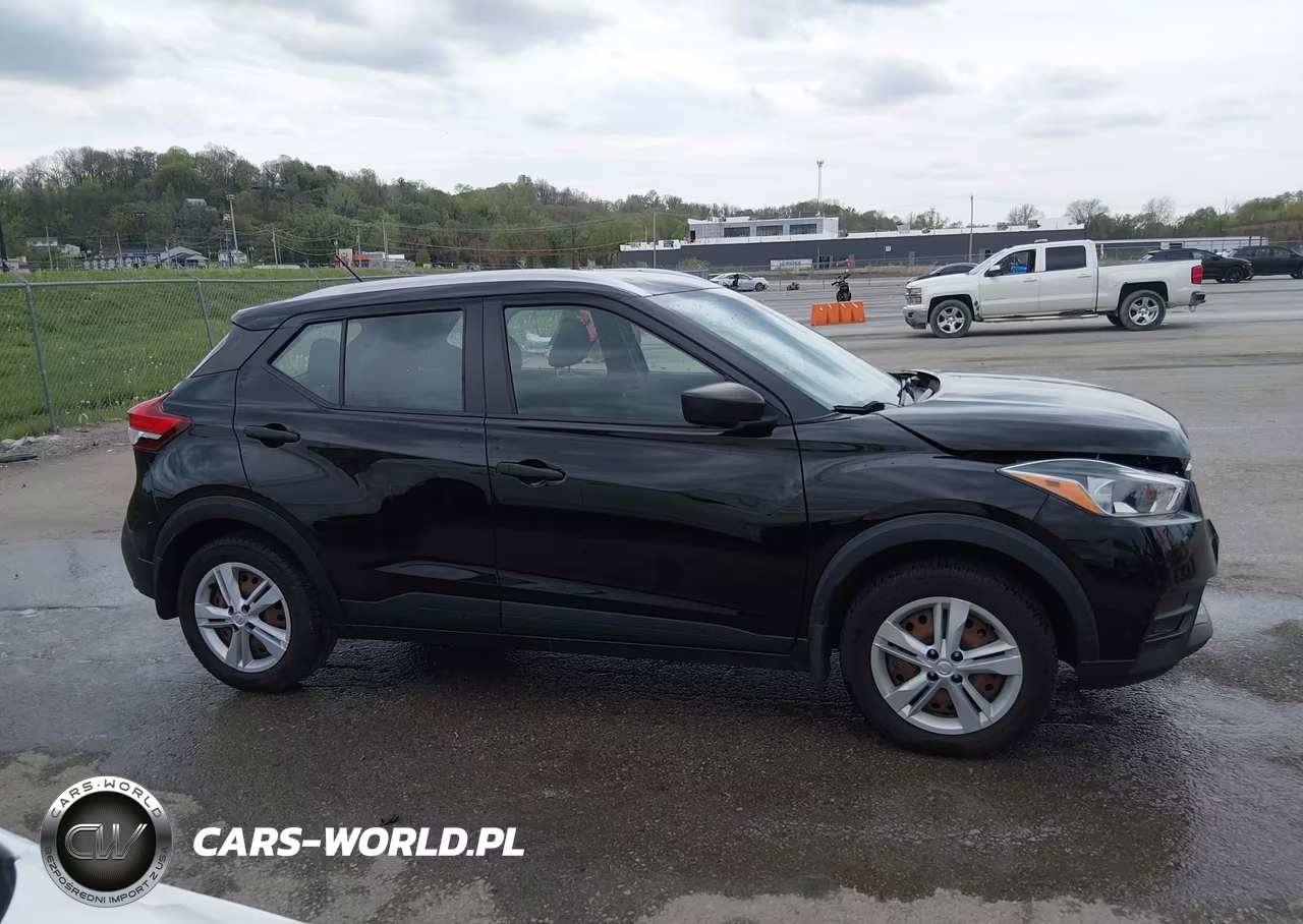 2019 Nissan Kicks S VIN:3N1CP5CU5KL562196 - 13