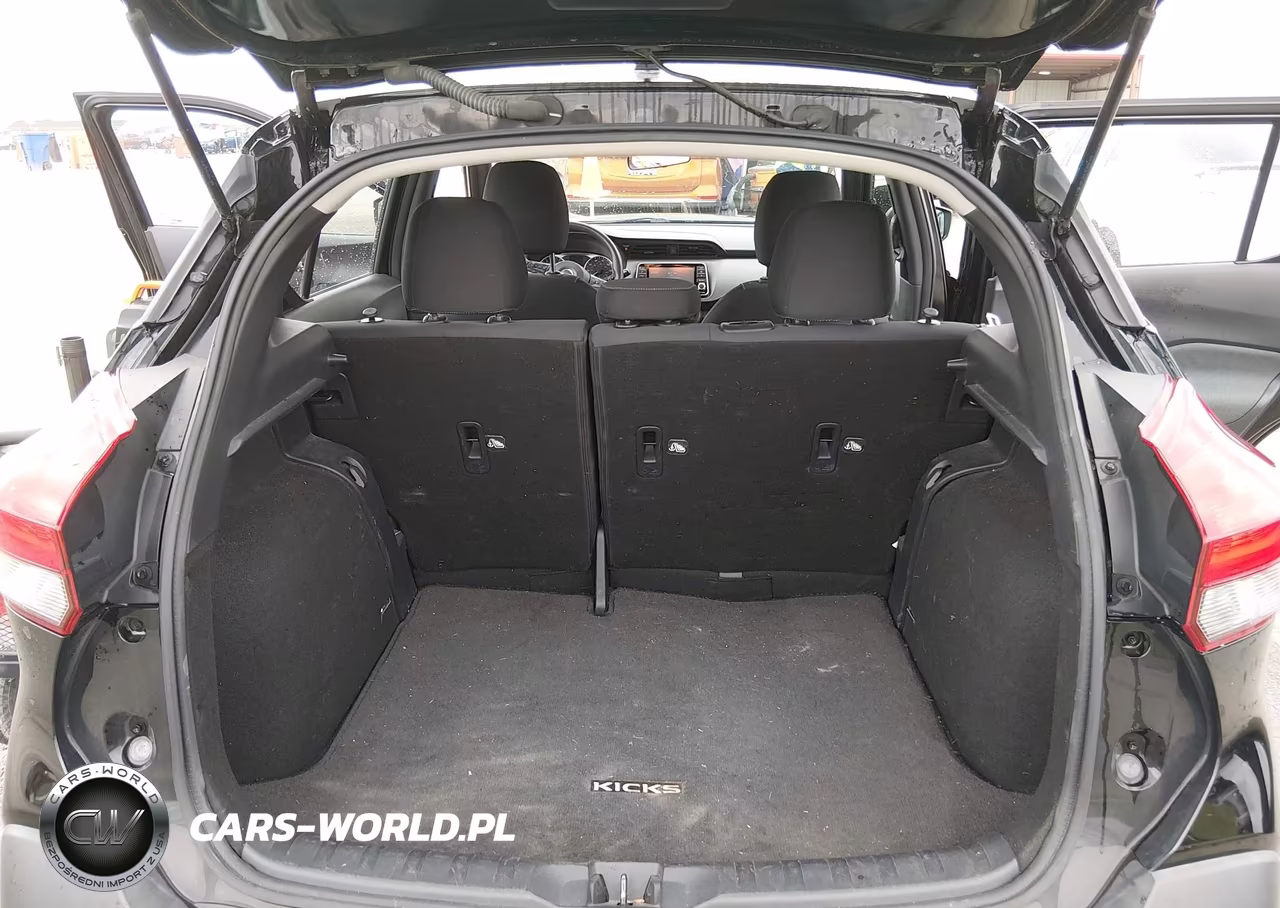 2019 Nissan Kicks S VIN:3N1CP5CU5KL562196 - 17