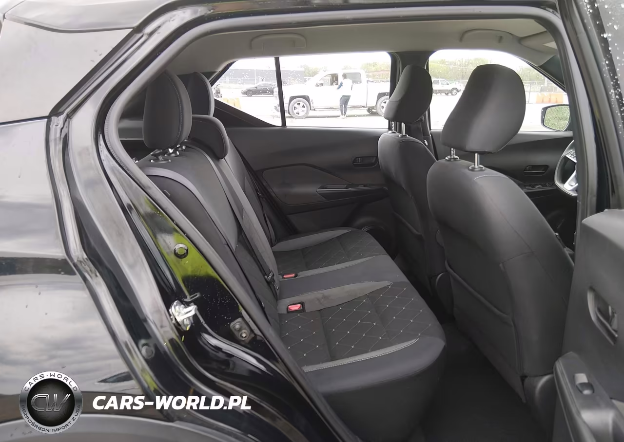 2019 Nissan Kicks S VIN:3N1CP5CU5KL562196 - 8