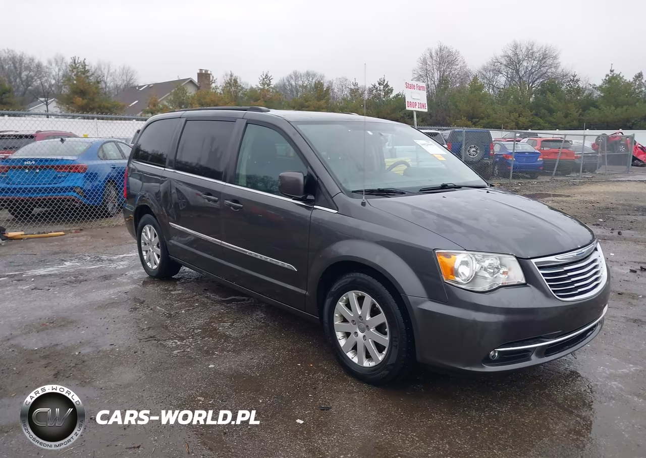 2016 Chrysler Town & Country Touring