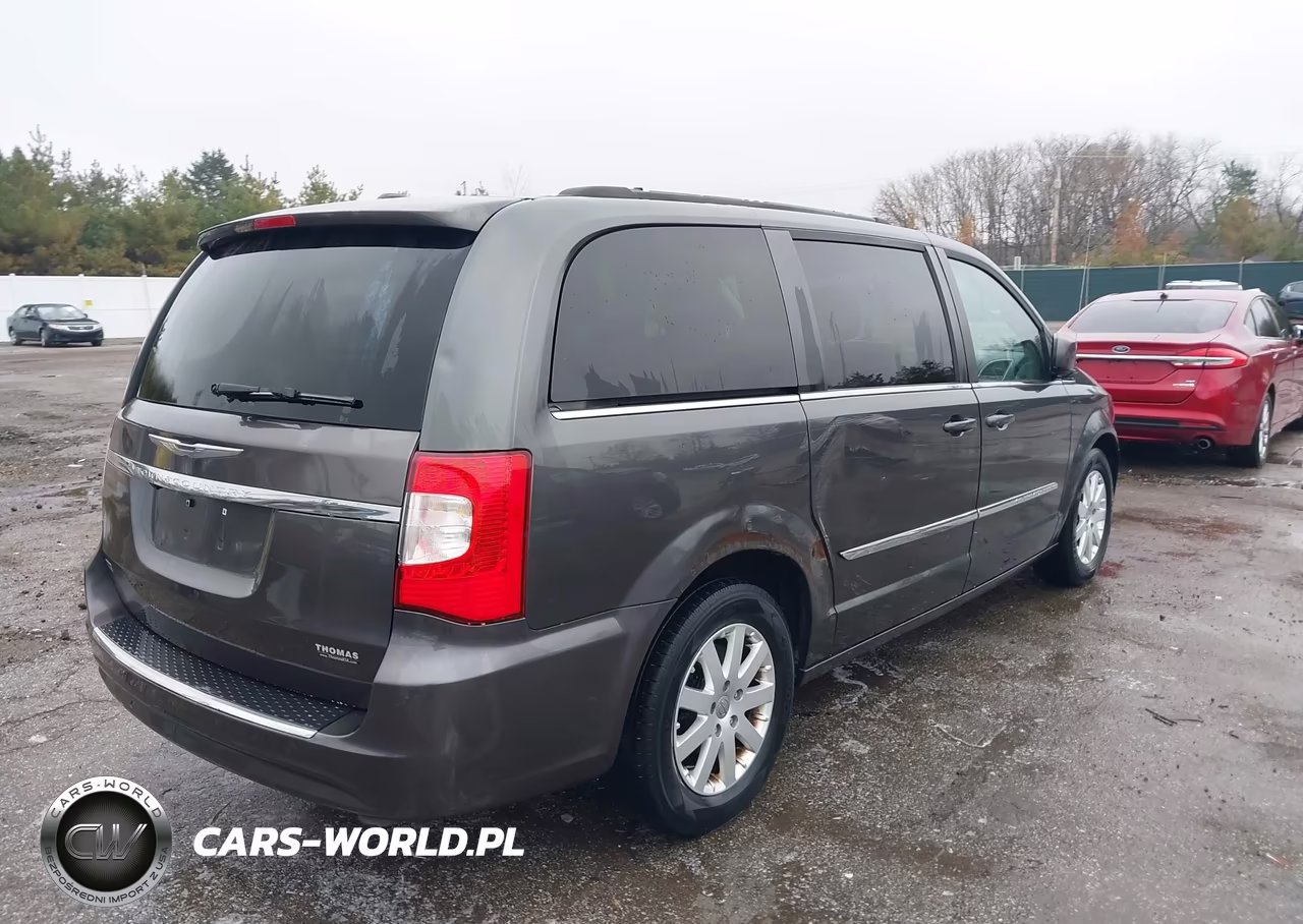 2016 Chrysler Town & Country Touring VIN:2C4RC1BG9GR292617 - 4