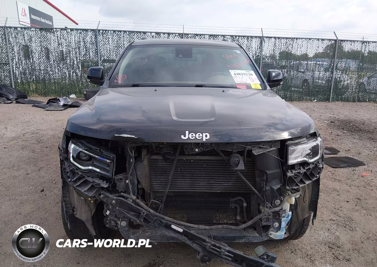 2015 Jeep Grand Cherokee Summit VIN:1C4RJFJM4FC890762 - 12