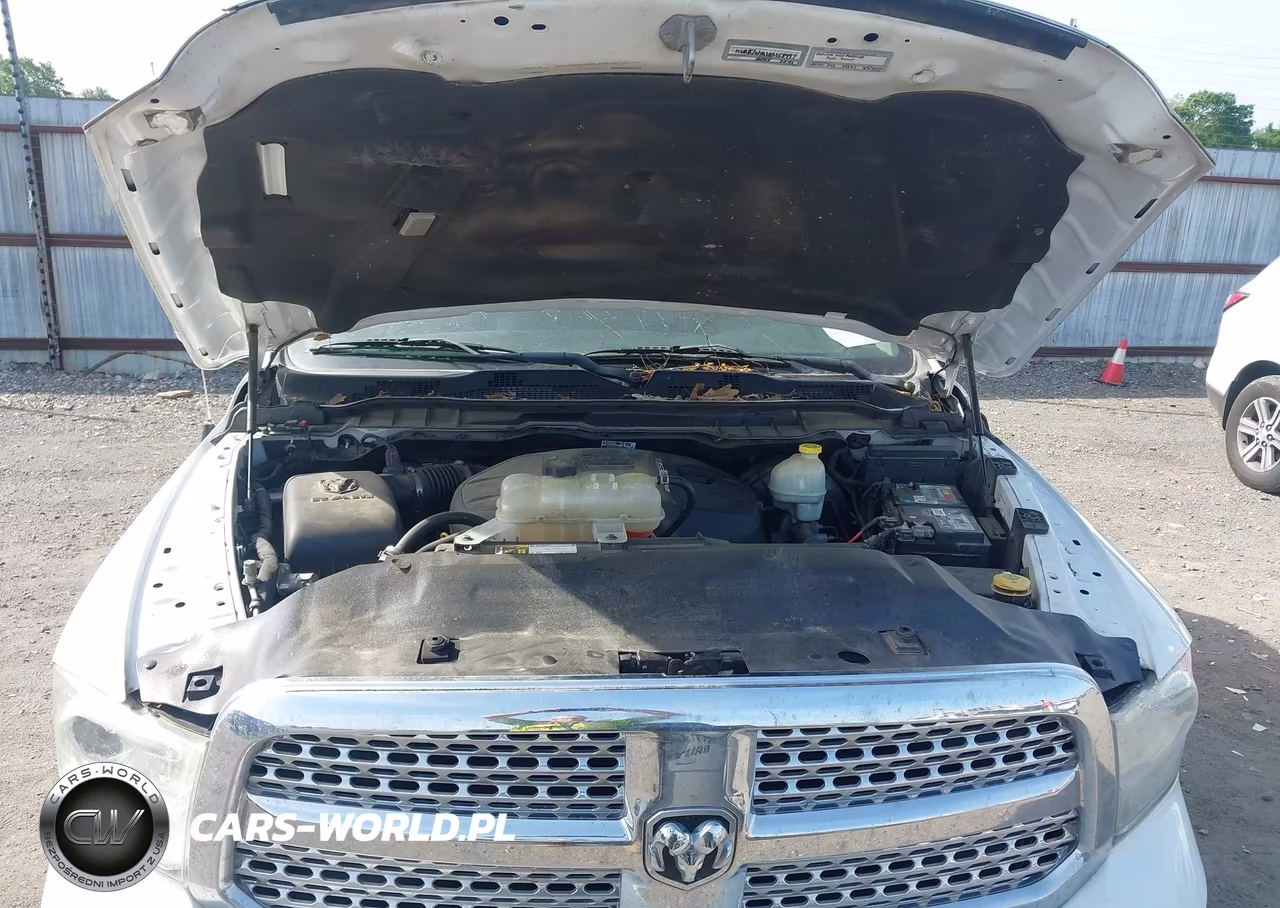 2016 Ram 1500 Laramie VIN:1C6RR7NM1GS158497 - 10