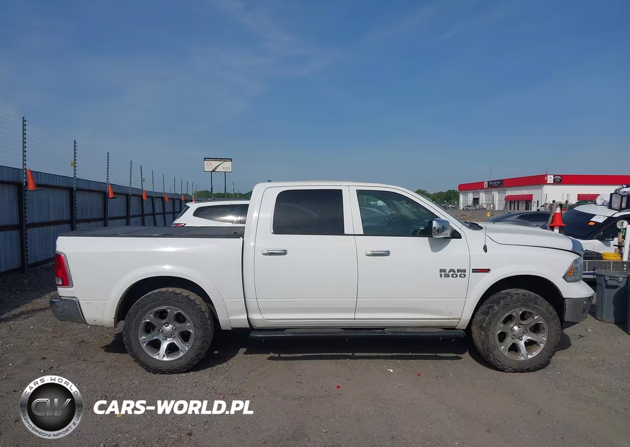 2016 Ram 1500 Laramie VIN:1C6RR7NM1GS158497 - 13