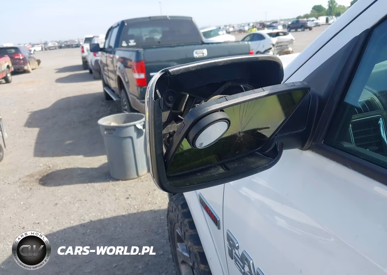 2016 Ram 1500 Laramie VIN:1C6RR7NM1GS158497 - 18