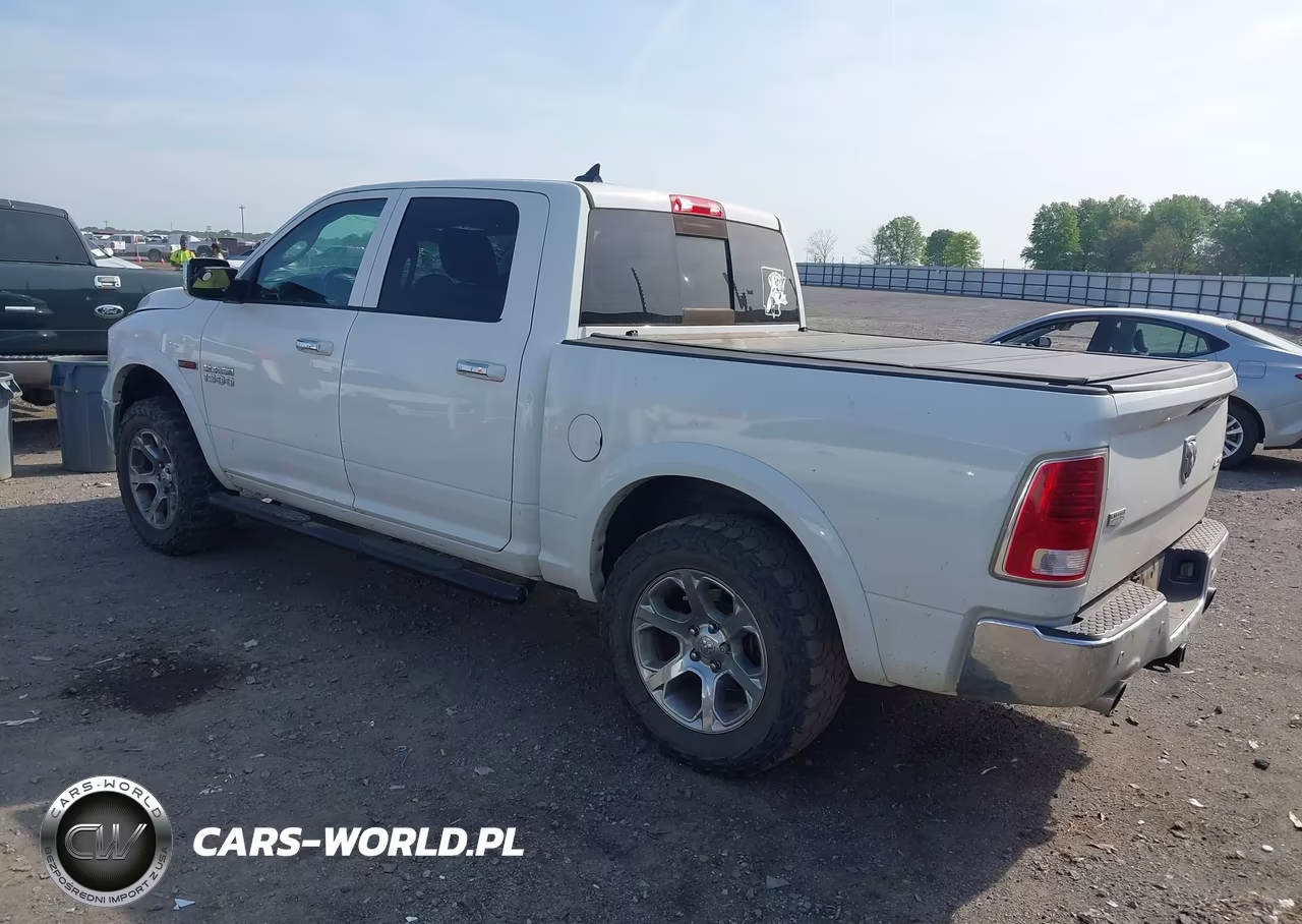 2016 Ram 1500 Laramie VIN:1C6RR7NM1GS158497 - 3