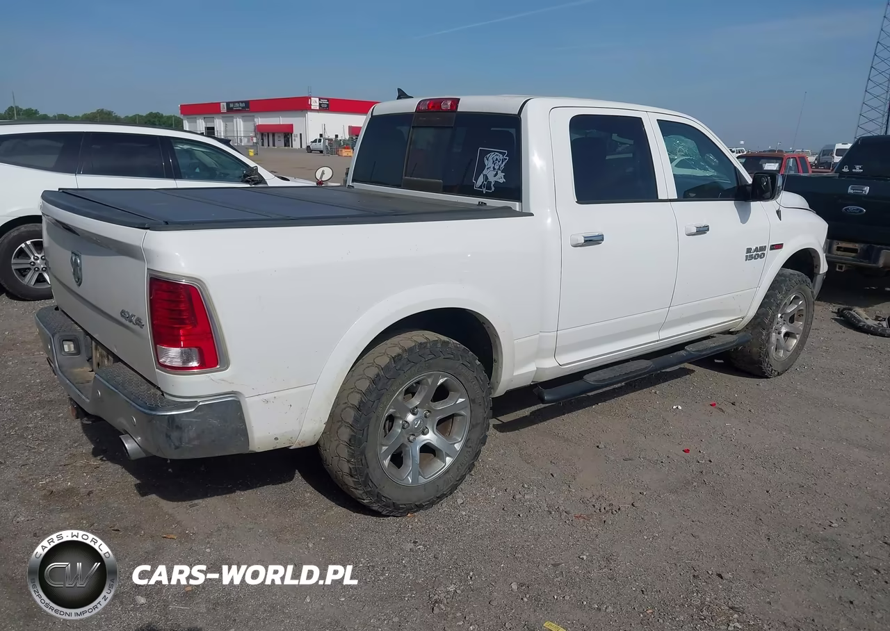 2016 Ram 1500 Laramie VIN:1C6RR7NM1GS158497 - 4