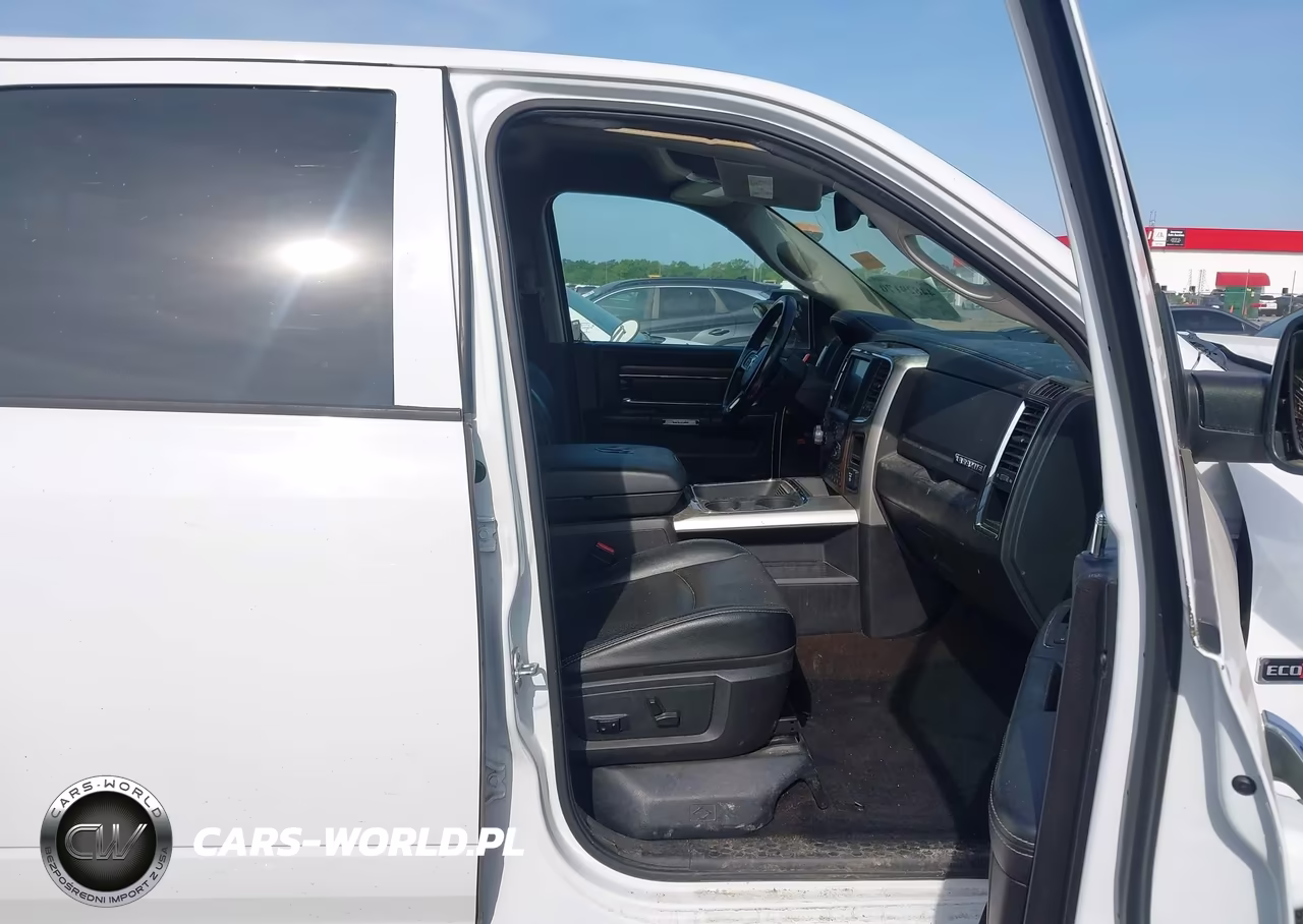 2016 Ram 1500 Laramie VIN:1C6RR7NM1GS158497 - 5