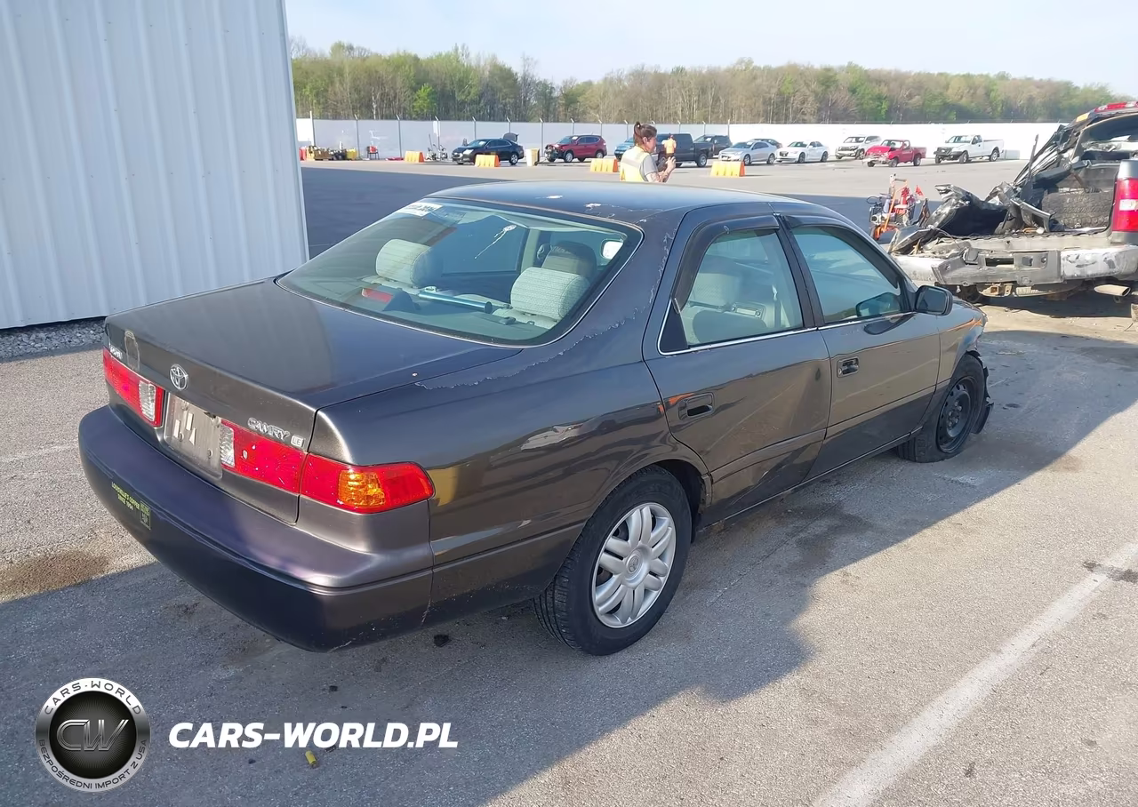 2001 Toyota Camry Le VIN:4T1BG22KX1U840470 - 4