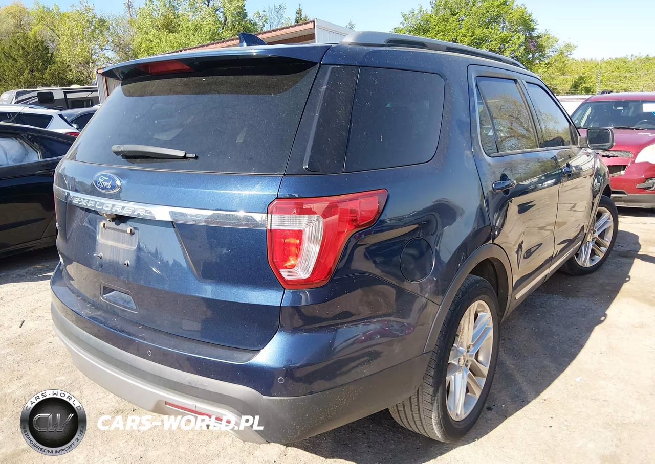 2017 Ford Explorer Xlt VIN:1FM5K7D8XHGA59127 - 4
