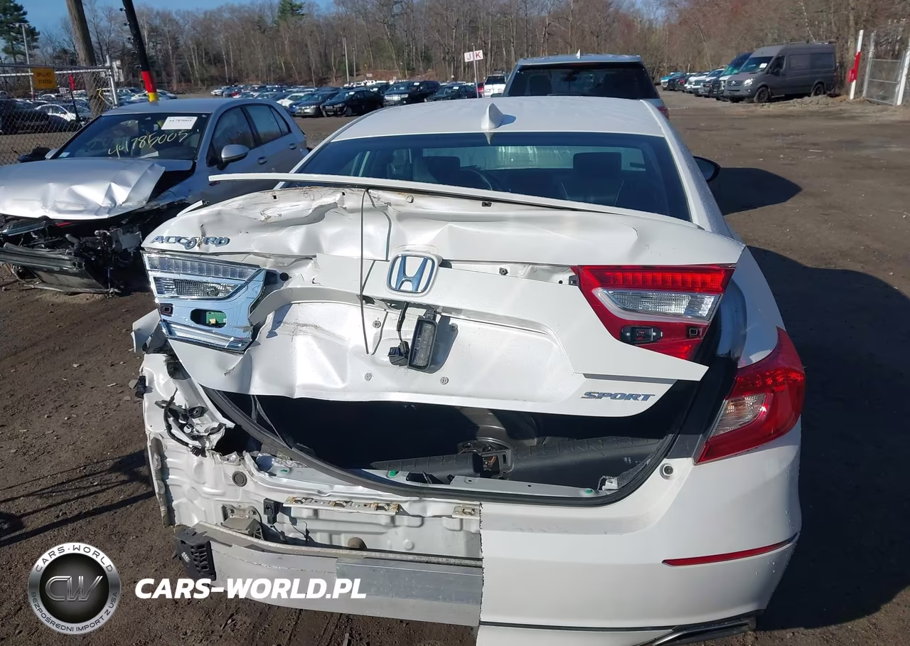 2018 Honda Accord Sport VIN:1HGCV1F34JA184569 - 17