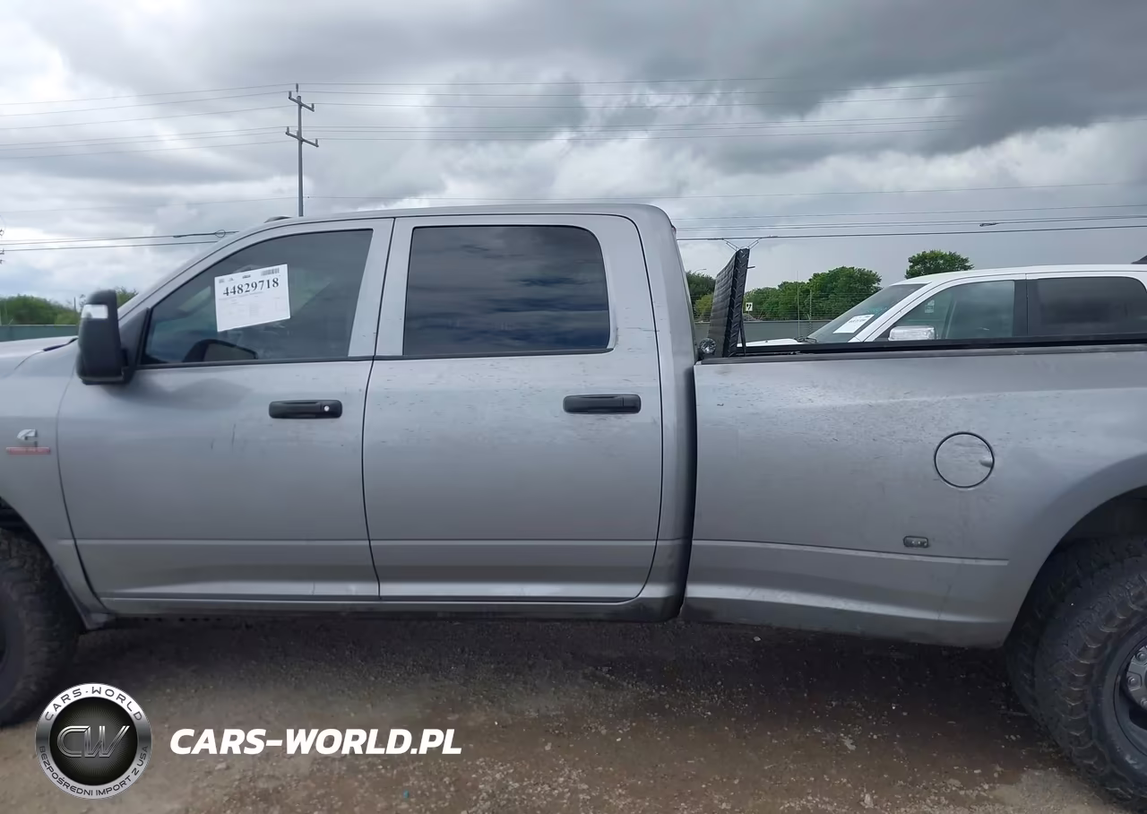 2023 Ram 3500 Tradesman 4X4 8' Box VIN:3C63RRGL2PG508636 - 14