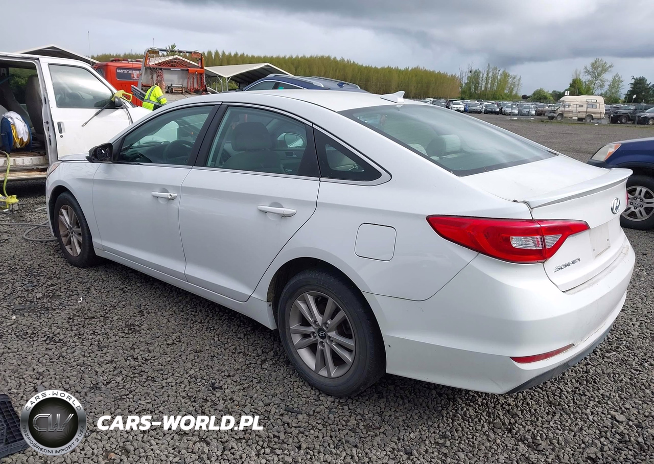 2015 Hyundai Sonata Se VIN:5NPE24AF1FH000689 - 3