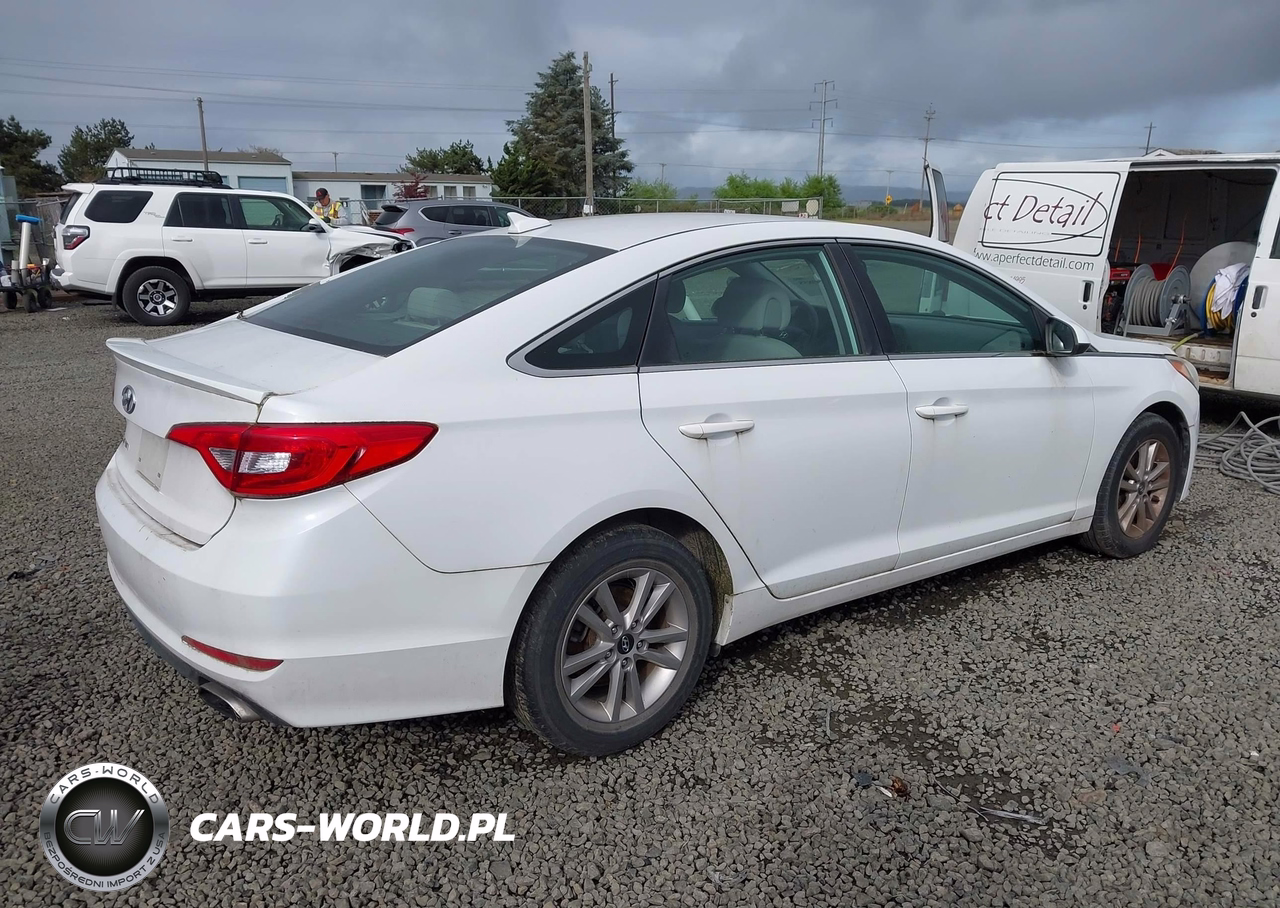 2015 Hyundai Sonata Se VIN:5NPE24AF1FH000689 - 4