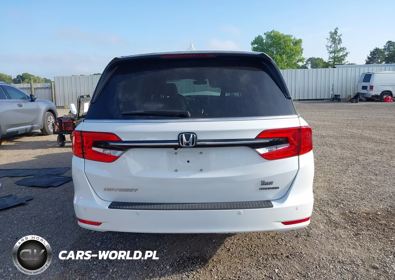 2023 Honda Odyssey Touring VIN:5FNRL6H88PB036039 - 17