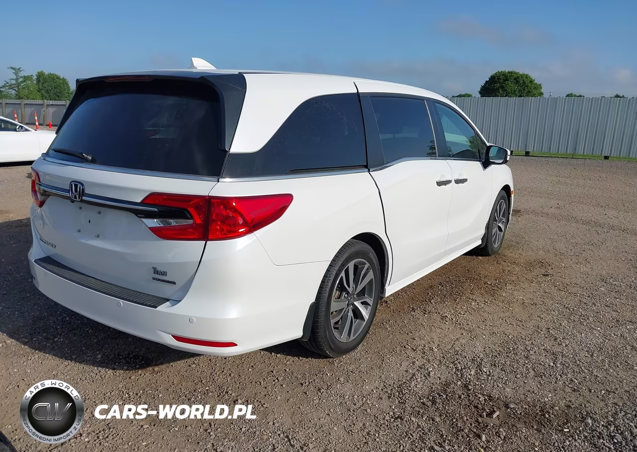 2023 Honda Odyssey Touring VIN:5FNRL6H88PB036039 - 4