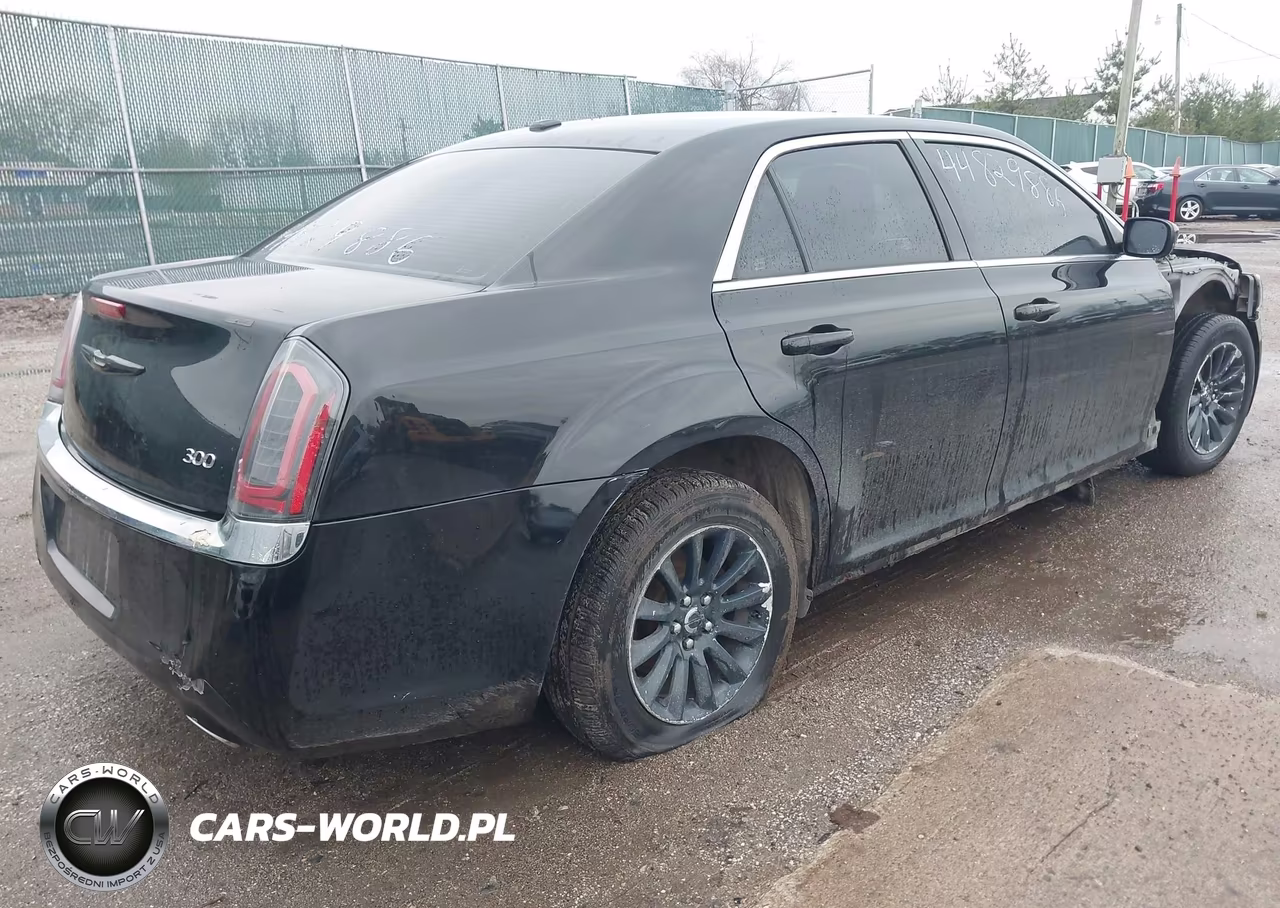 2014 Chrysler 300 Touring VIN:2C3CCAAGXEH107070 - 4