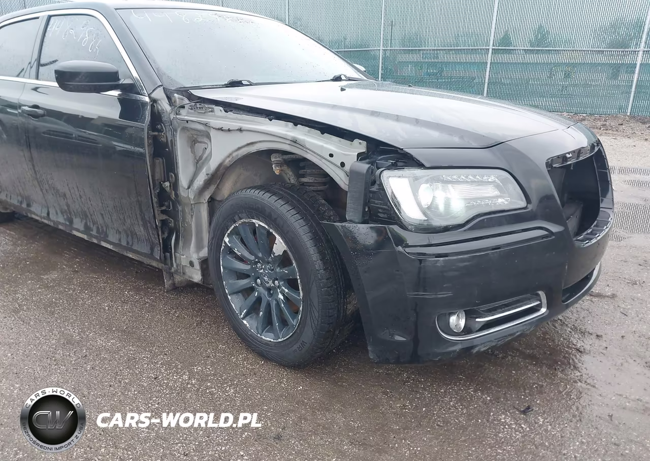 2014 Chrysler 300 Touring VIN:2C3CCAAGXEH107070 - 6