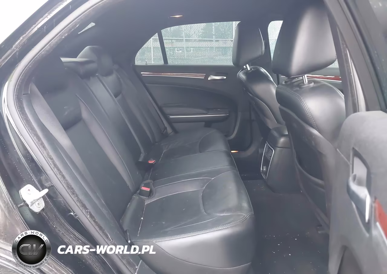 2014 Chrysler 300 Touring VIN:2C3CCAAGXEH107070 - 8