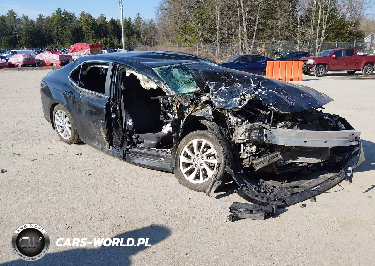 2023 Toyota Camry Le – zdjęcie 1 z 17
