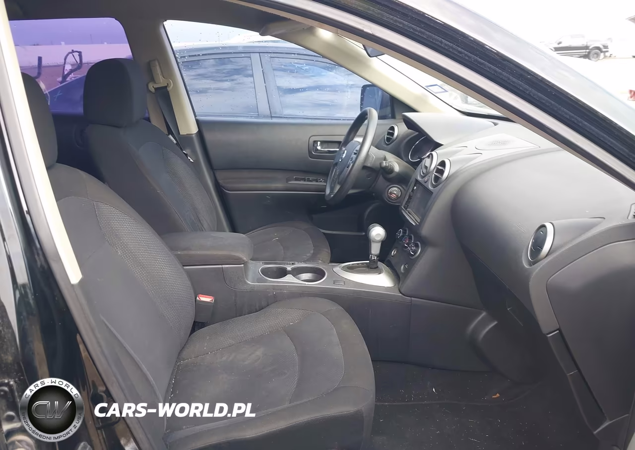 2013 Nissan Rogue S VIN:JN8AS5MT4DW553953 - 5