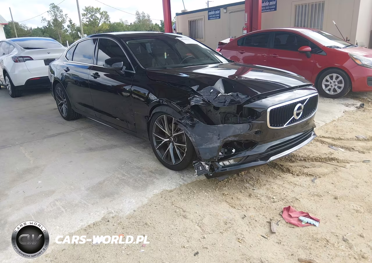 2019 Volvo S90 T5 Momentum