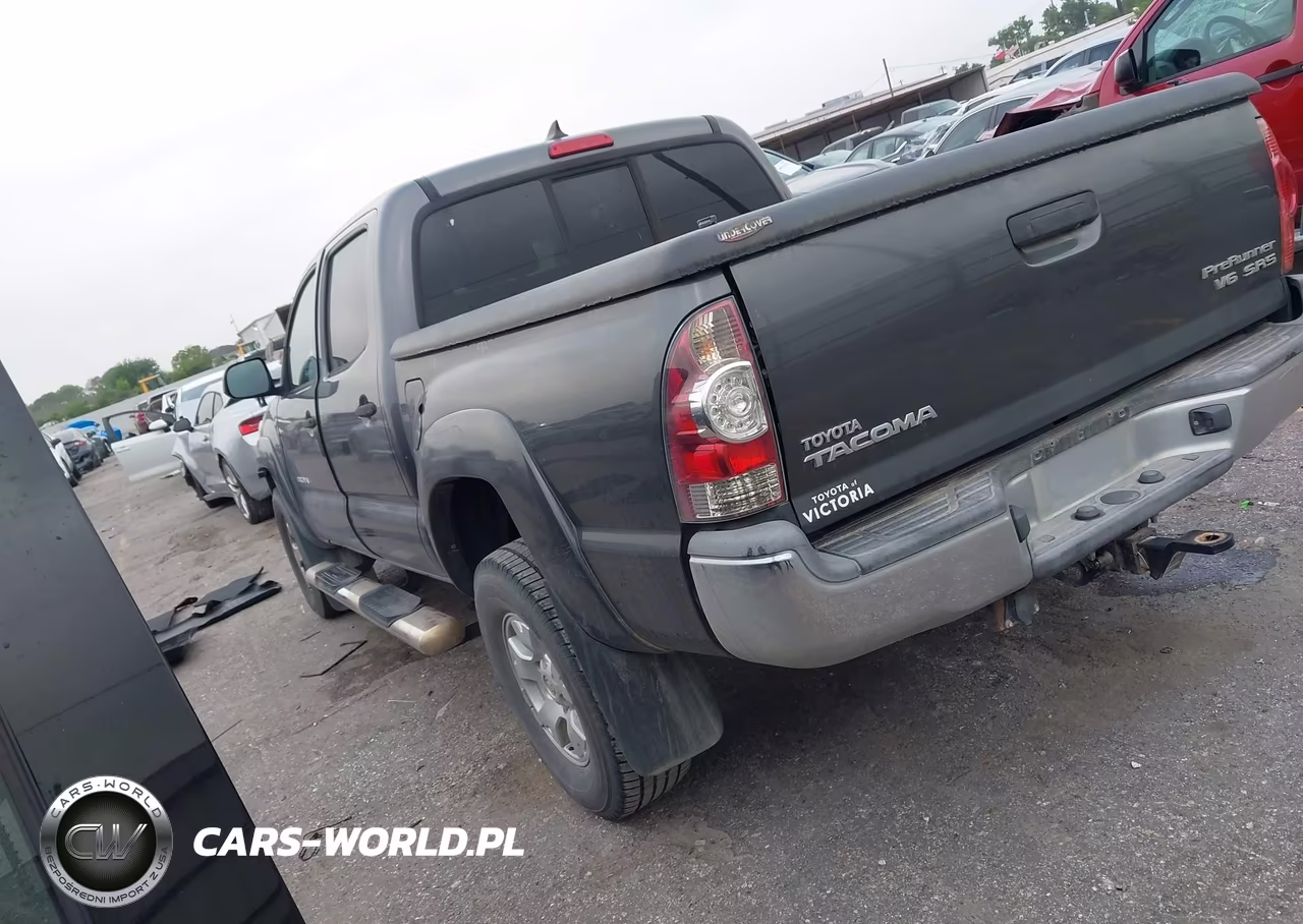 2014 Toyota Tacoma Prerunner V6 VIN:5TFJU4GN5EX063918 - 3